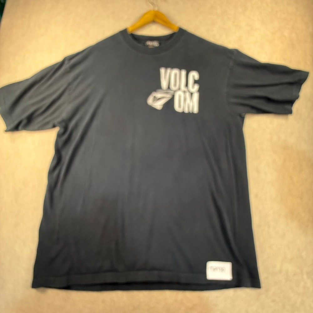 Volcom Mens XXL Black Graphic T-Shirt Short Sleeve Skate Streetwear Still Hotly